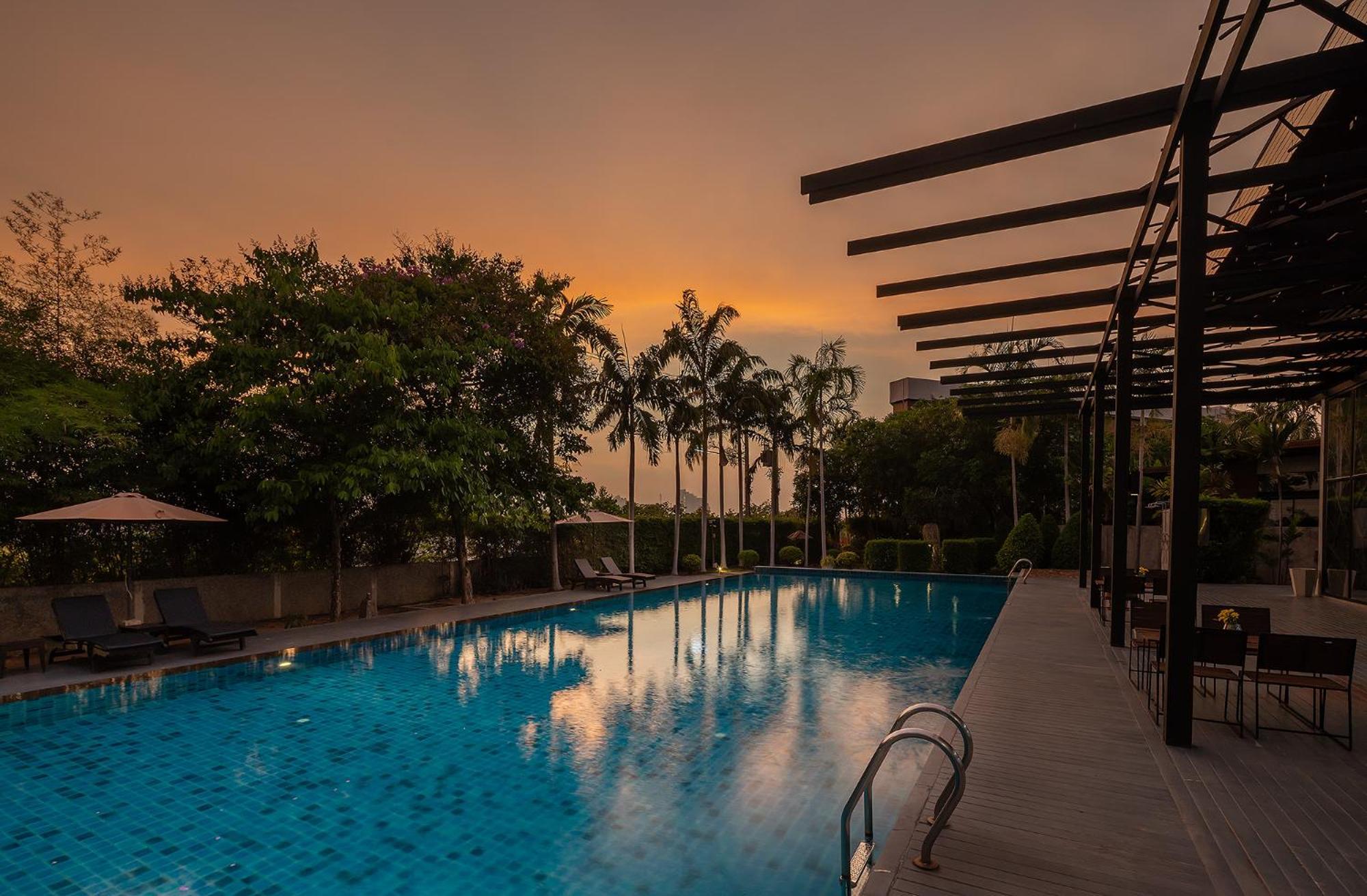 Sea Two Pool Villa Resort Pattaya Pantai Jomtien Luaran gambar